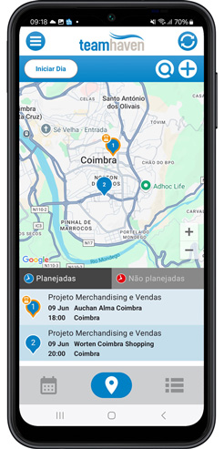 Celular exibindo mapa no app TeamHaven Mobile